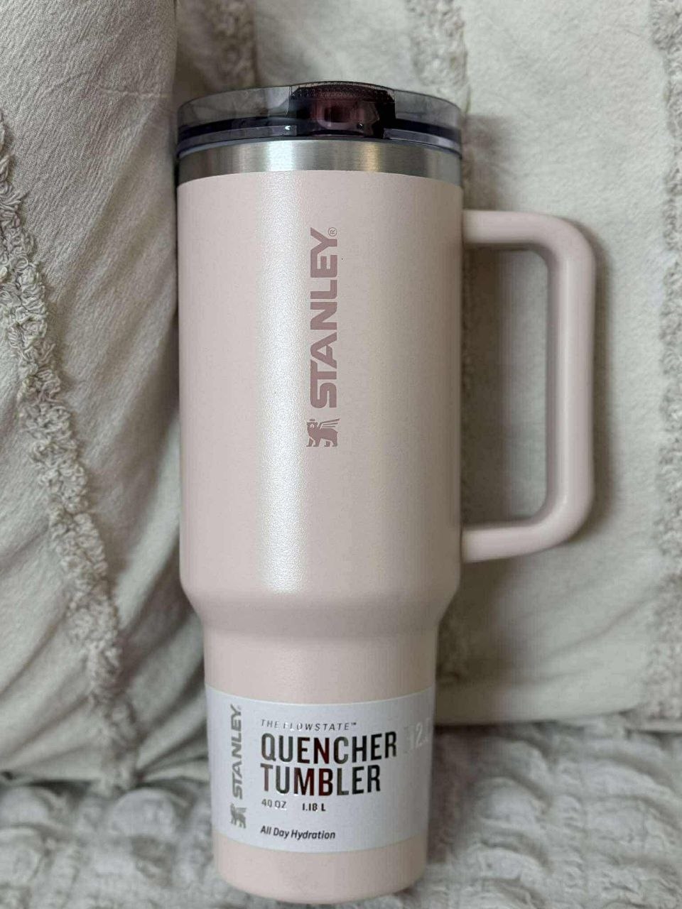 Premium Stanley Cup Pro Tour Flip Lid System and 100 percent Leak proof Design