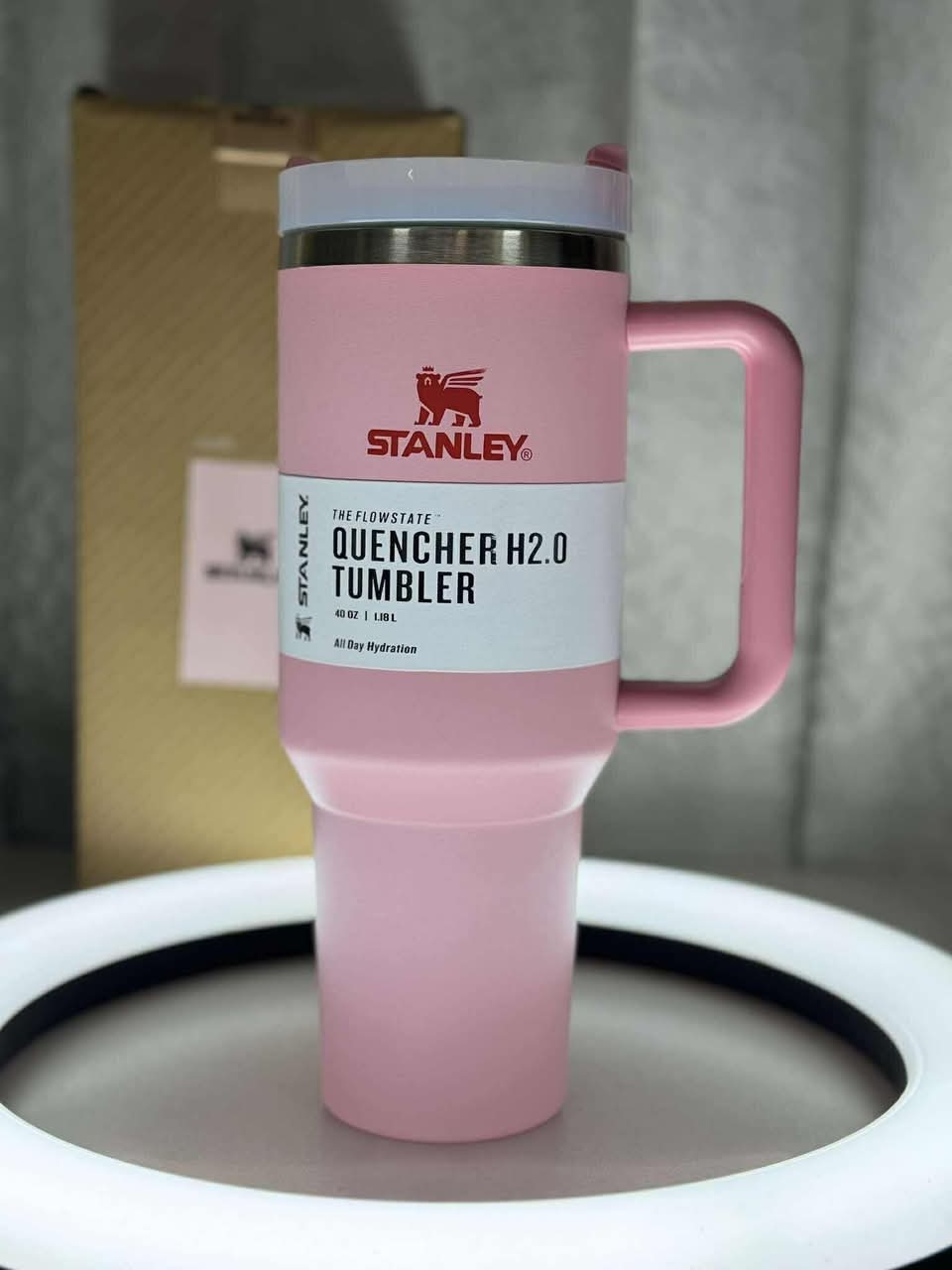 The Stanley Quencher H2.0 FlowState Tumbler