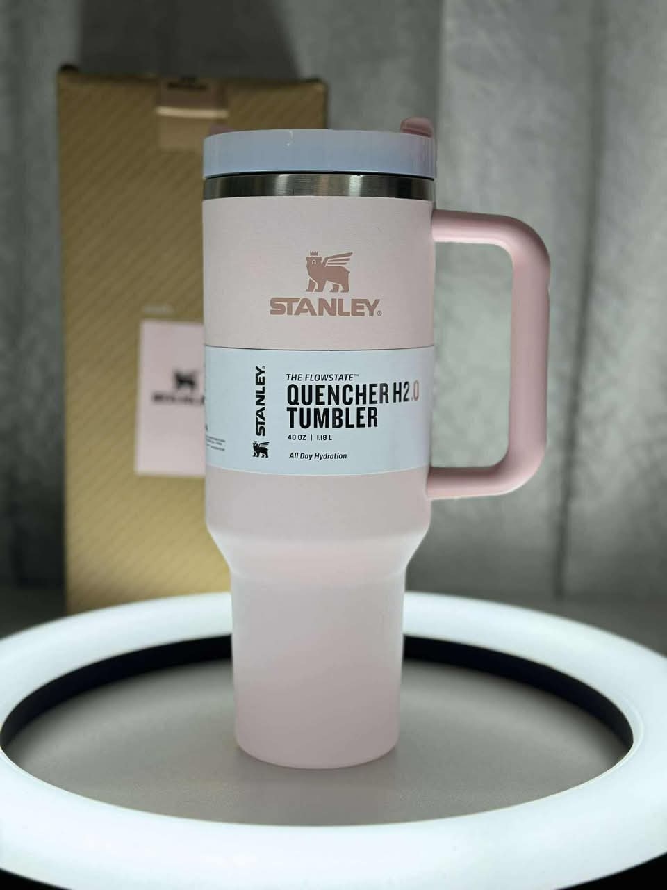 The Stanley Quencher H2.0 FlowState Tumbler