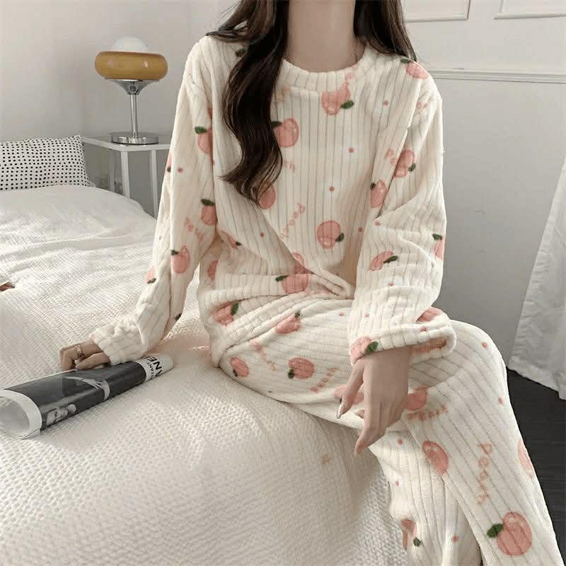 Women's Flower & Peach Print Long Sleeve Plush Pajama Suit for Winter Nightwear