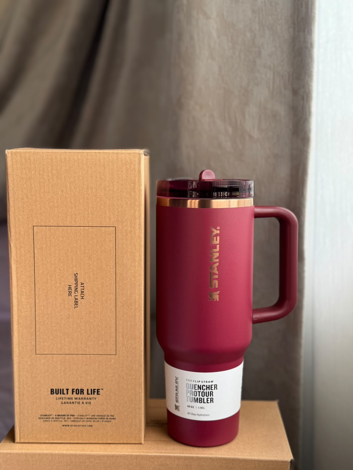 Premium Stanley Cup Pro Tour Flip Lid System and 100 percent Leak proof Design