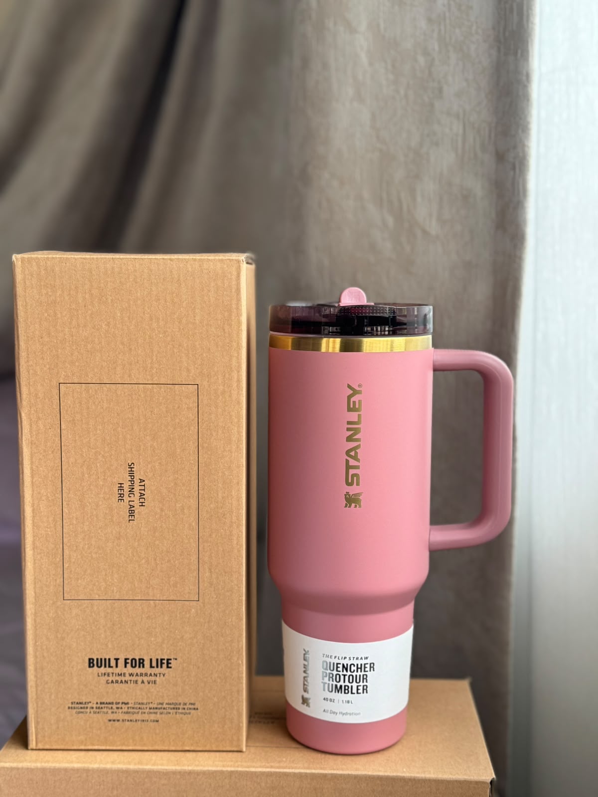 Premium Stanley Cup Pro Tour Flip Lid System and 100 percent Leak proof Design vp pink